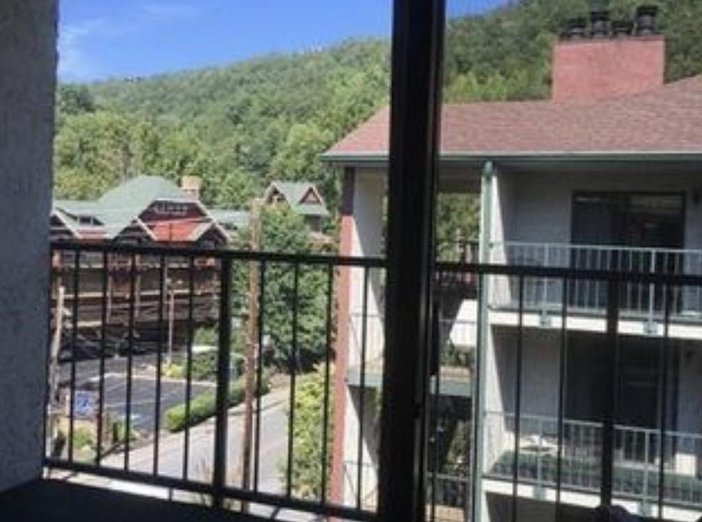 Downtown Gatlinburg Apartment Bagian luar foto