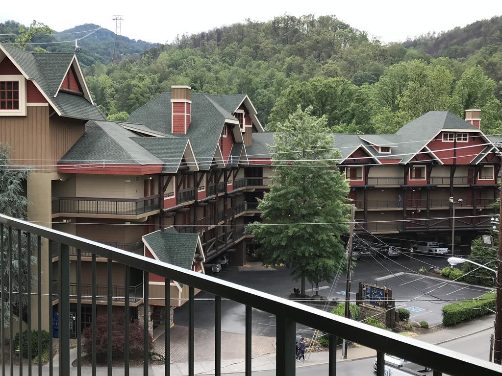 Downtown Gatlinburg Apartment Bagian luar foto