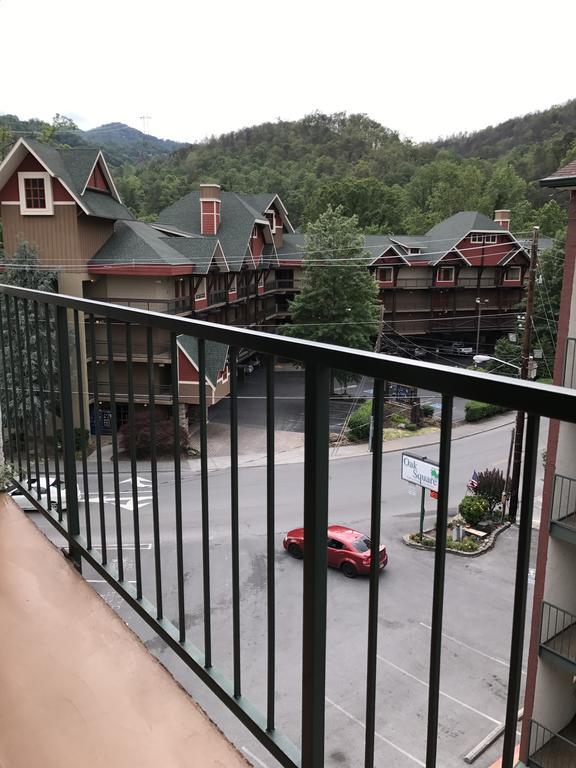 Downtown Gatlinburg Apartment Bagian luar foto
