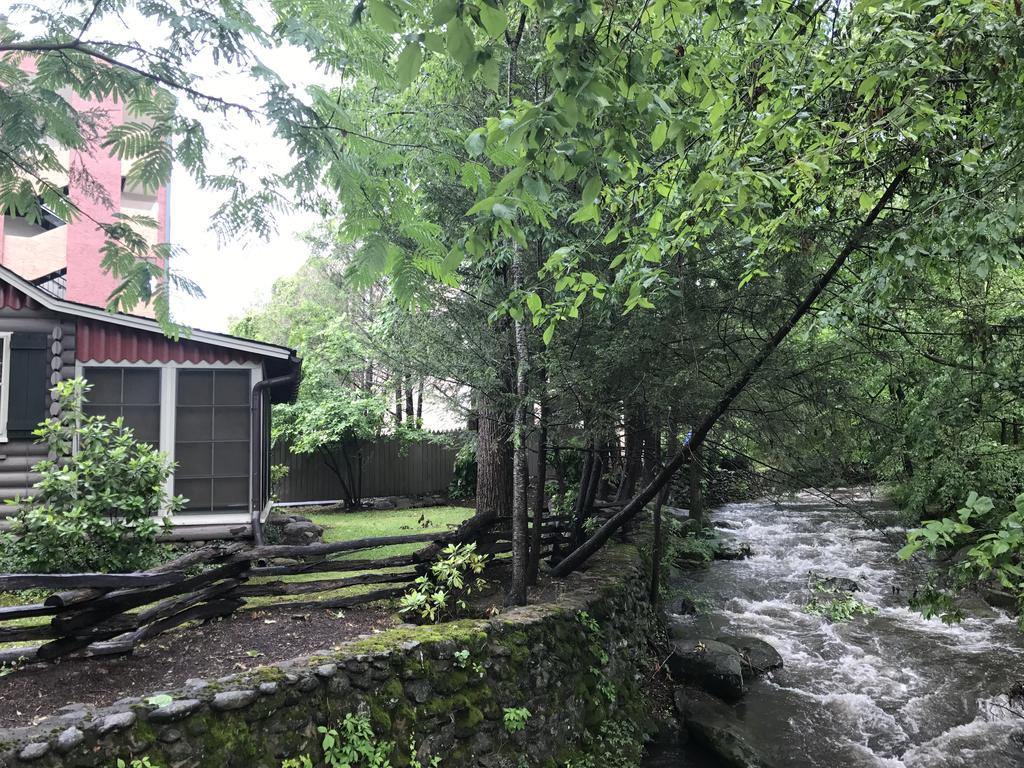 Downtown Gatlinburg Apartment Bagian luar foto